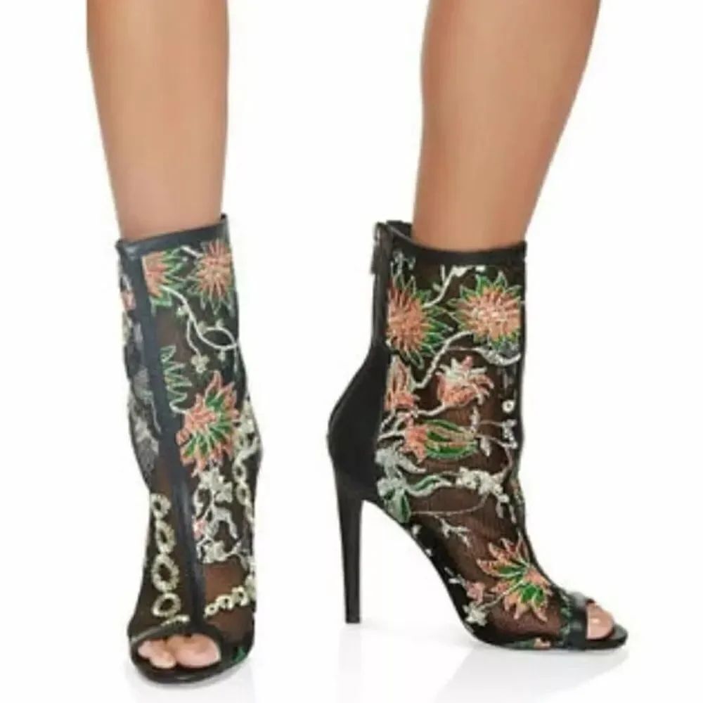 Cape Robbin Black Mesh Floral Embroidered Open Toed Booties Women’s 9